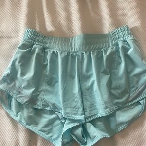 Lululemon Hotty Hots short 2.5 inch